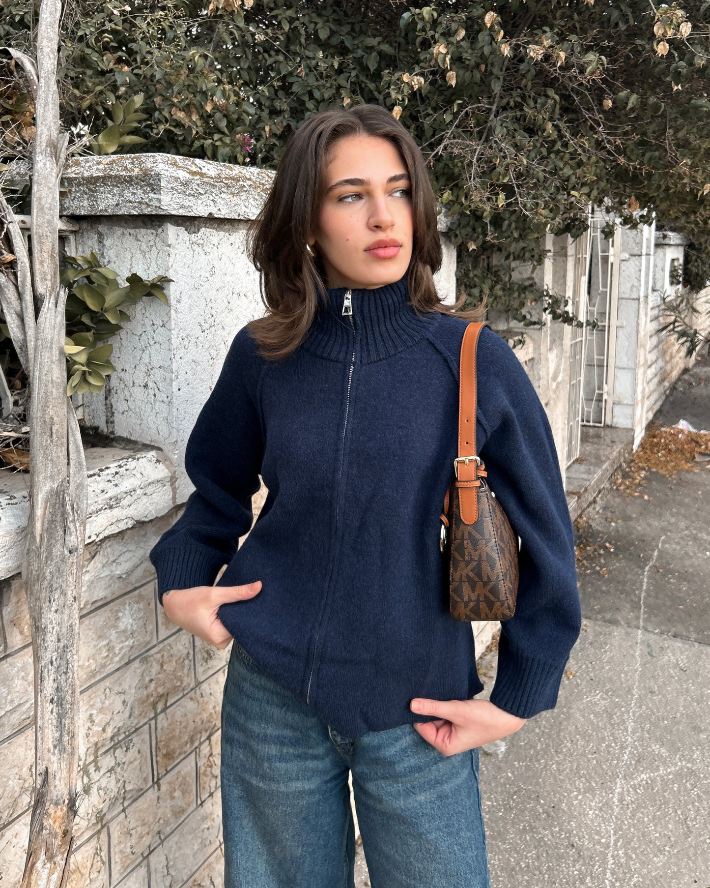 Navy Wool-Blend Zip-Up Cardigan with High Ribbed Collar | كارديغان صوف بسحاب بلون كحلي مع ياقة عالية مضلعة