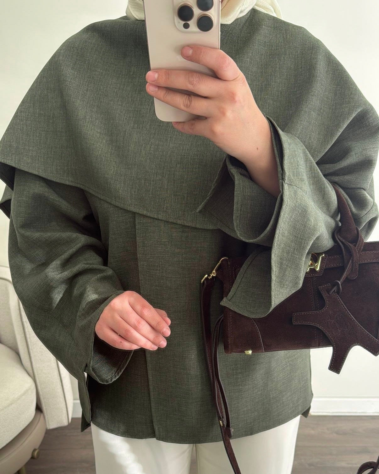 Green Asymmetrical Cape Top | توب كيب غير متماثل باللون الاخضر