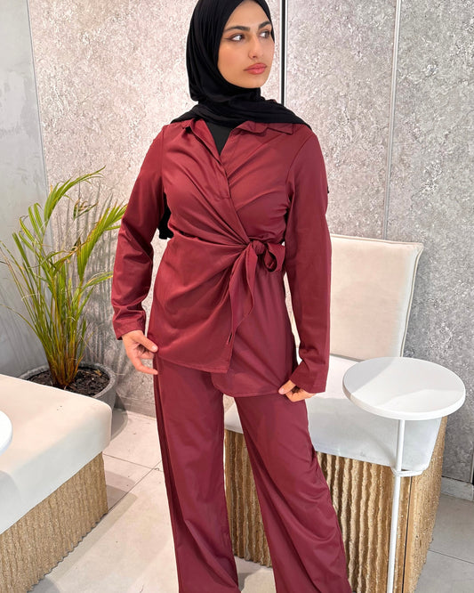 Burgundy Wrap Blouse and Wide-Leg Pants Set | طقم بلوزة لفّ باللون الخمري مع بنطال واسع