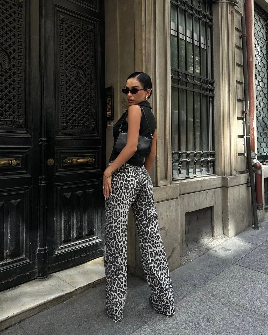 Cool Toned High Waisted Leopard Jeans