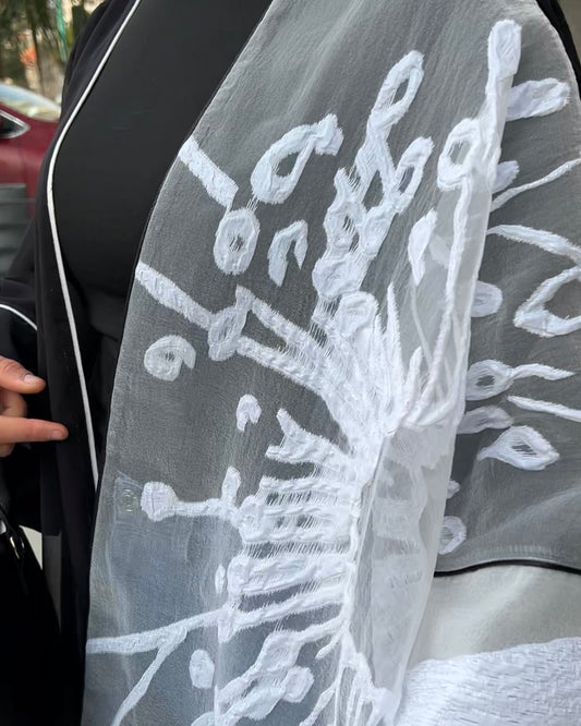 Luxurious Black Kaftan Embellished with White Embroidery | قفطان فخم باللون الأسود مزين بتطريز أبيض