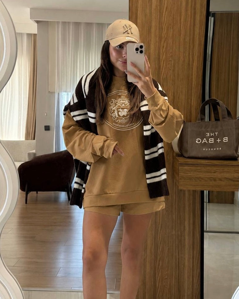 Oversized Khaki Graphic Sweatshirt | سويت شيرت كاكي أوفر سايز بطبعة جرافيك