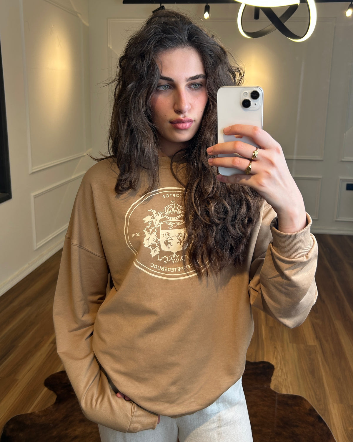 Oversized Khaki Graphic Sweatshirt | سويت شيرت كاكي أوفر سايز بطبعة جرافيك