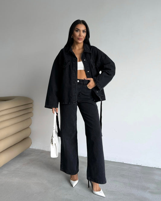 Belted Lightweight Two-Piece Set in Black | طقم من قطعتين مع حزام باللون الأسود