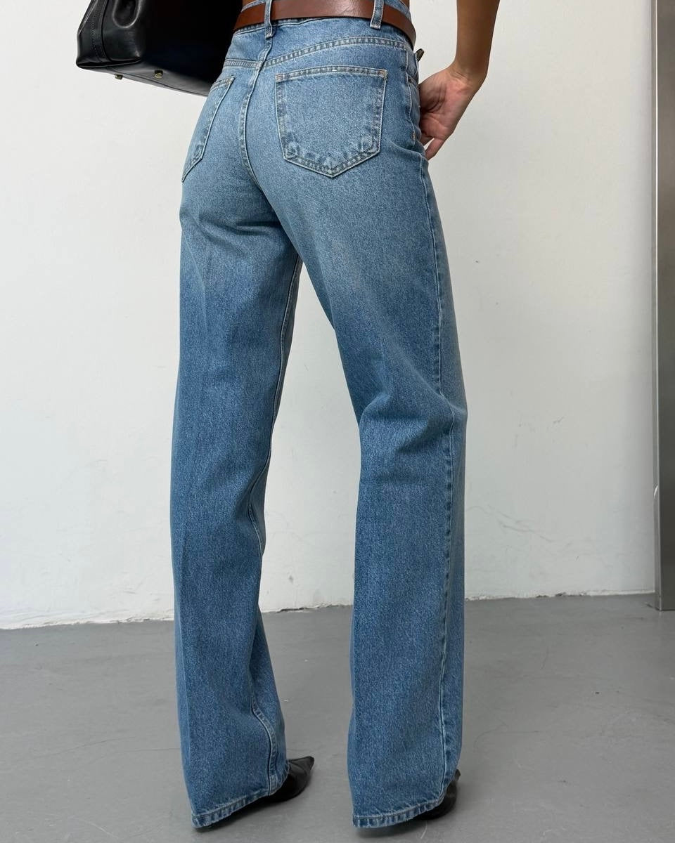 Light Blue High Waist Denim Jeans | جينز أزرق فاتح بخصر عالي وقصة مستقيمة كلاسيكية