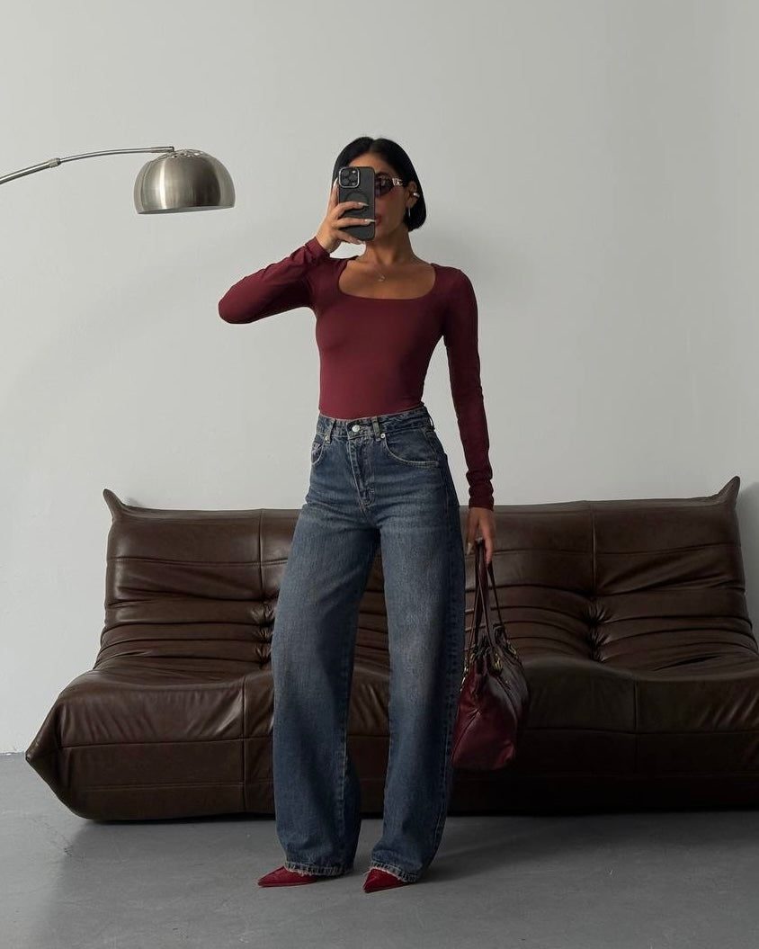 Timeless High-Rise Relaxed Wide-Leg Denim | جينز كلاسيكي واسع الساق بخصر مرتفع