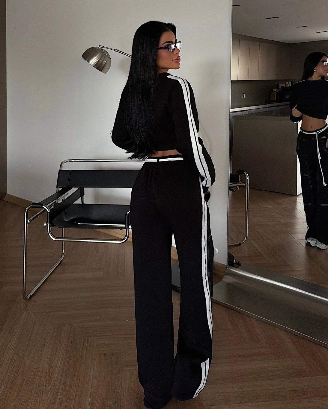 Black Two-Piece Tracksuit Set with Wide-Leg Joggers | طقم اسود ببنطلون واسع ورباط خصر وجيوب أمامية