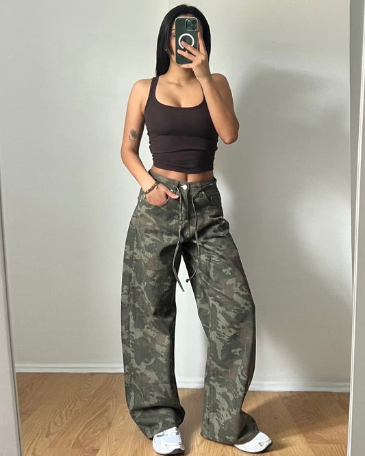 High-Waisted Camo Baggy Wide-Leg Jeans | جينز كاموفلاج بخصر عالي وقصة باغي واسعة