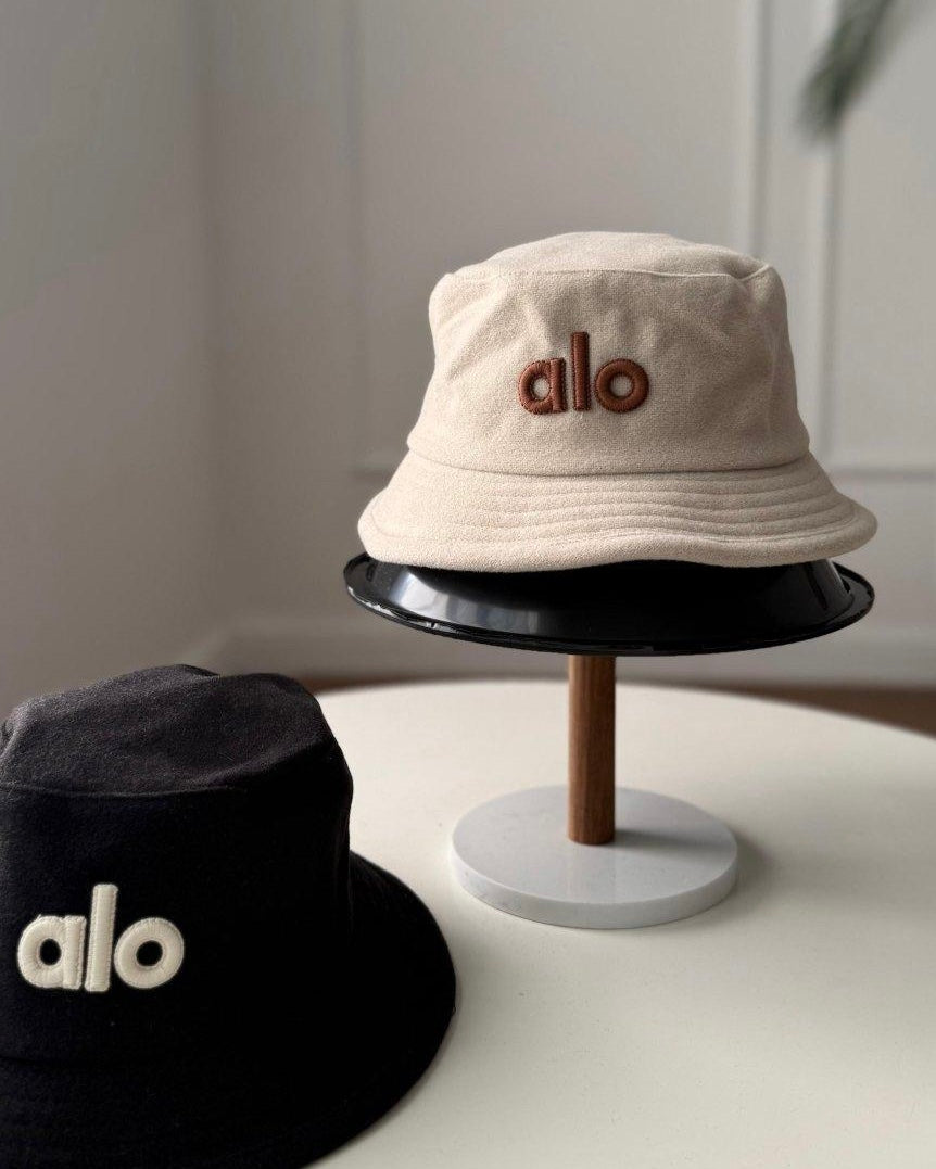 طاقيه شتوي alo باللون الاسود