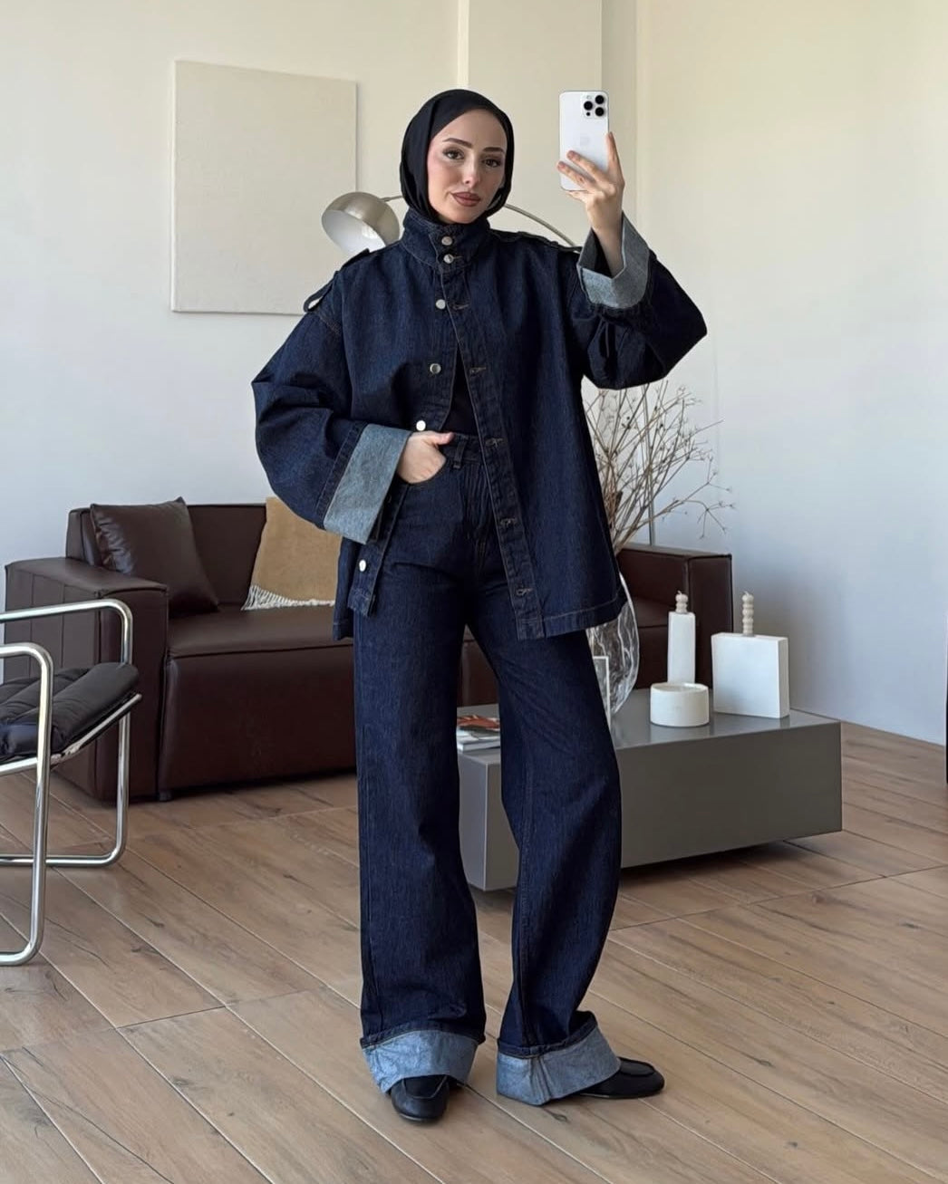 ‏Dark Indigo Denim Belted Utility Jacket & Wide-Leg Cuffed Pant Set | طقم جينز داكن جاكيت بحزام بأسلوب عملي وبنطال واسع بحافة مطوية