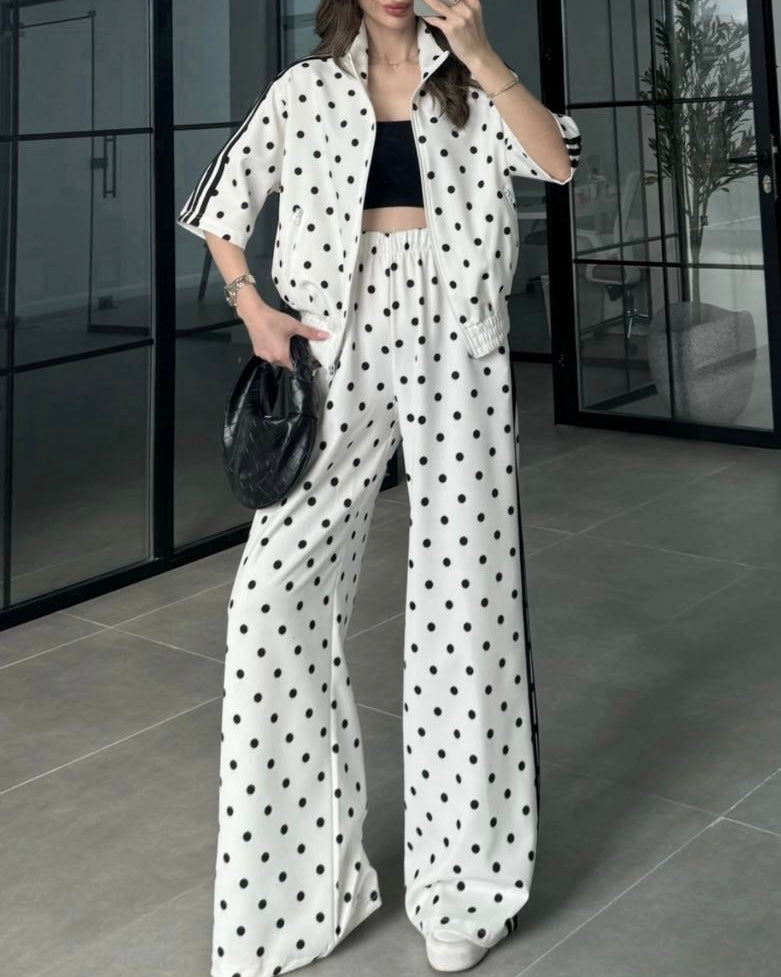 White polka dot tracksuit|    طقم رياضي أبيض منقط
