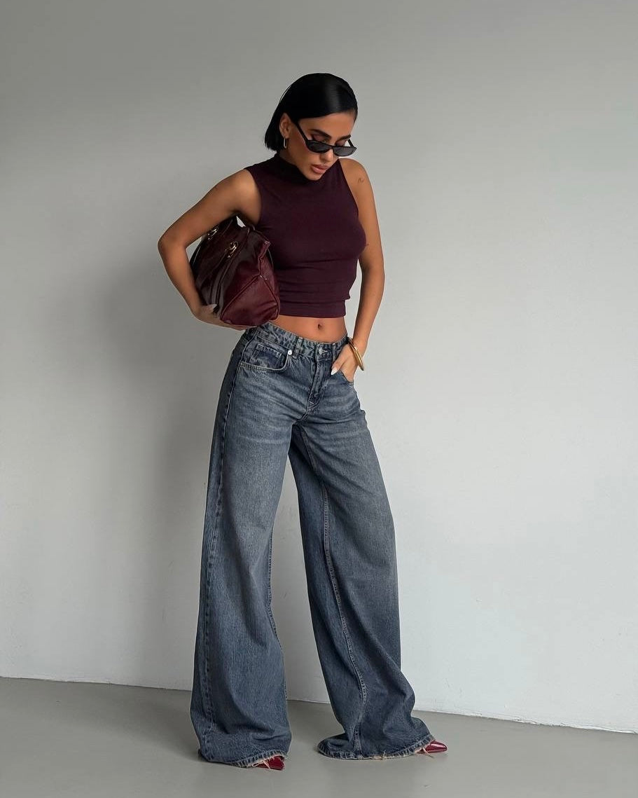 Wide-Leg Jeans in Dark Vintage Wash with Distressed Hem | جينز فينتاج واسع بلون دنيم غامق