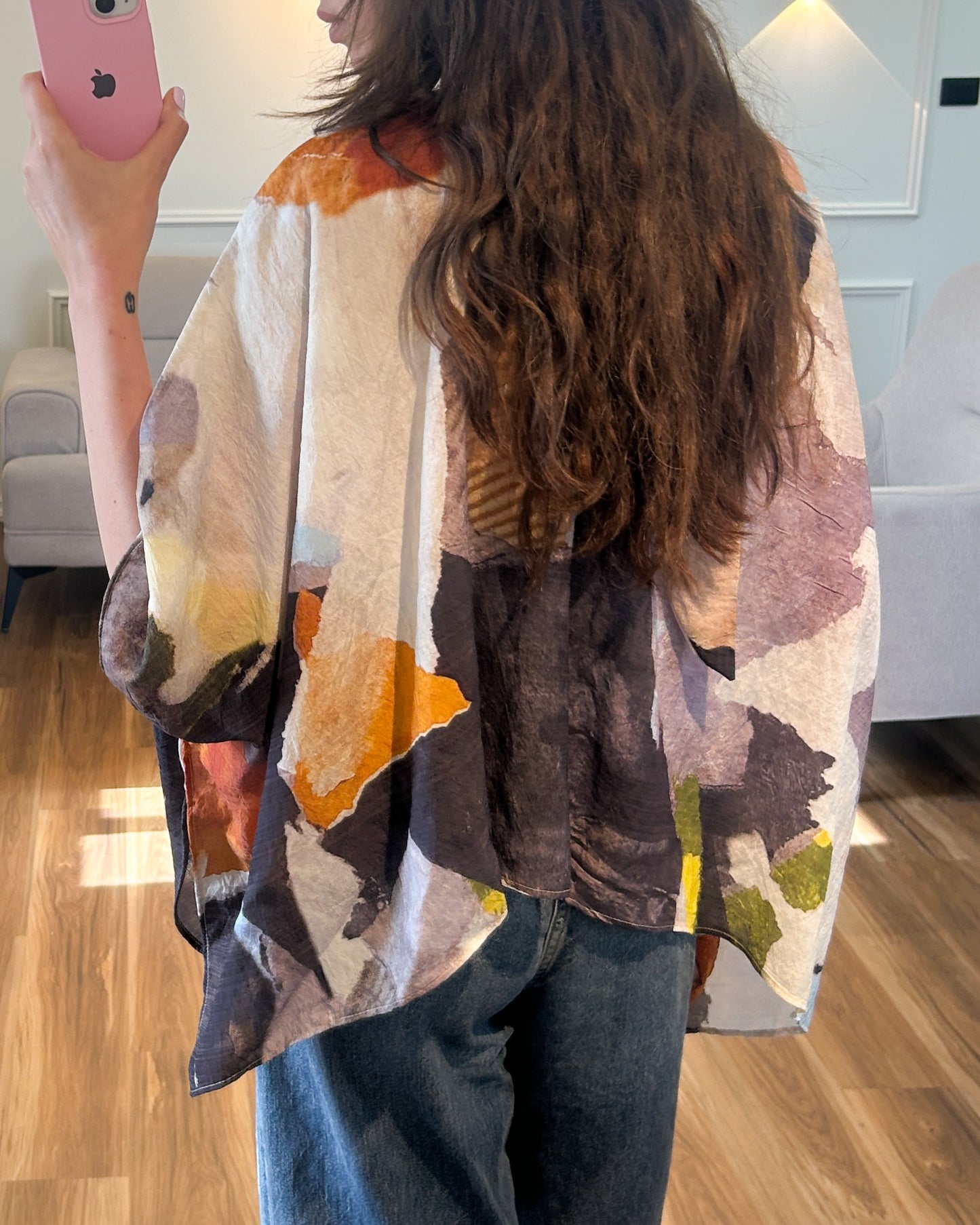 Abstract Print One-Shoulder Blouse with Neck Scarf | بلوزة بنقشة فنية بقصة كتف مكشوف مع شال
