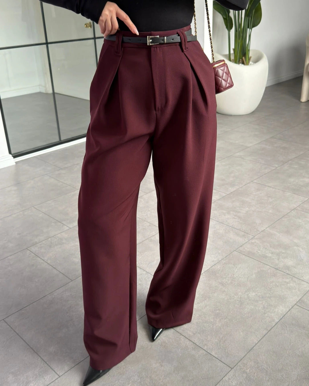 Maroon High Waisted Wide-Leg Trousers with Front Pleats & Slim Belt | بنطلون عالي الخصر مع ثنيات أمامية وحزام رفيع باللون الخمري