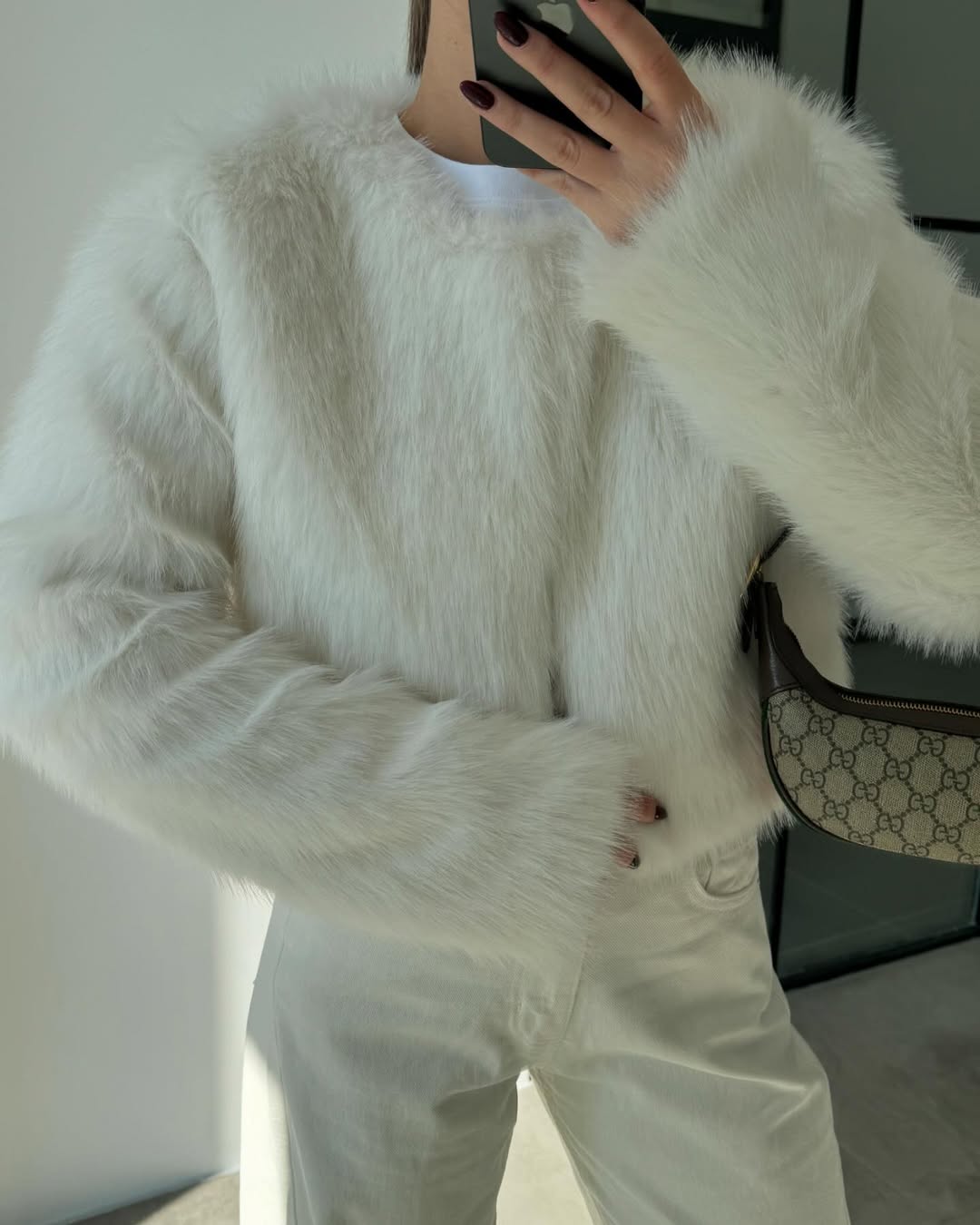White Faux Fur Cropped Jacket | جاكيت فرو قصير باللون الابيض