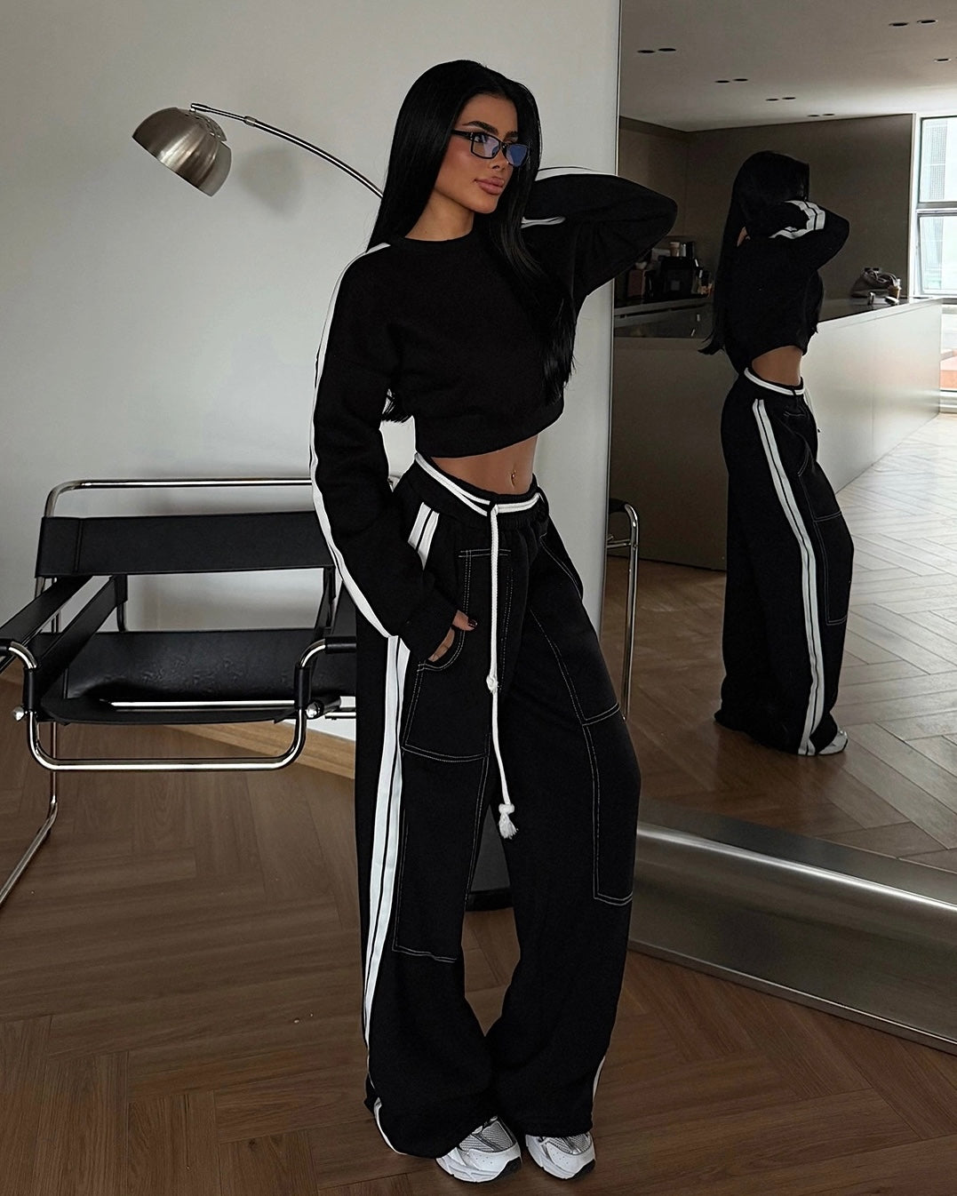 Black Two-Piece Tracksuit Set with Wide-Leg Joggers | طقم اسود ببنطلون واسع ورباط خصر وجيوب أمامية