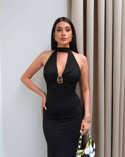 Elegant Halter Neck Bodycon Maxi Dress with Cut-Out & Gold Ring Detail – Black | فستان ماكسي نسائي بقصة ضيقة، ياقة هالتر، فتحة أمامية وتفصيلة حلقة ذهبية – أسود