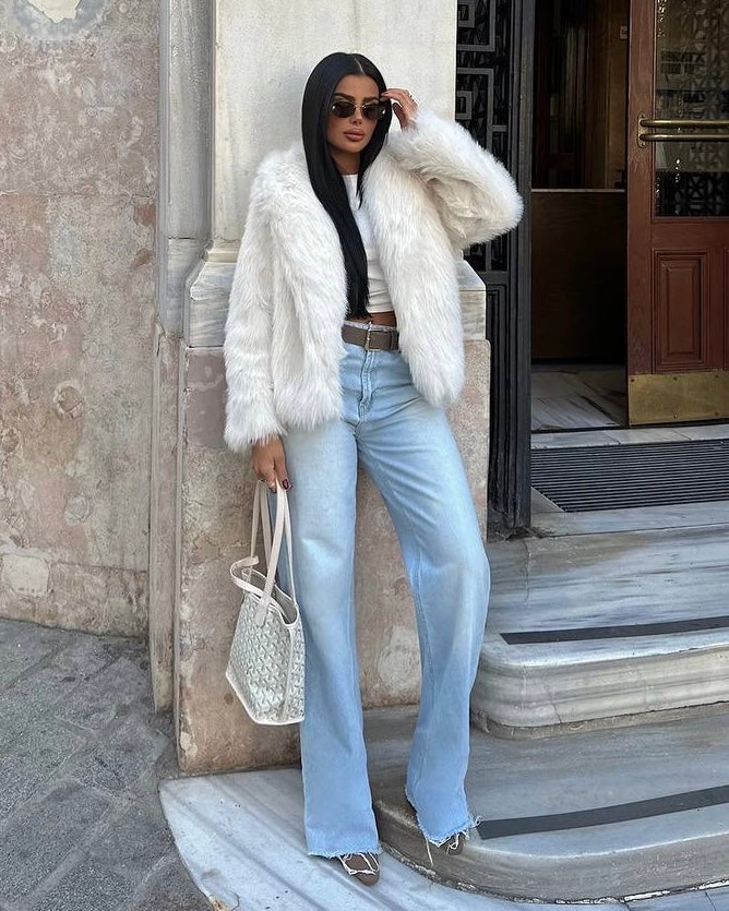 White Faux Fur Oversized Jacket | جاكيت فرو واسع باللون الابيض
