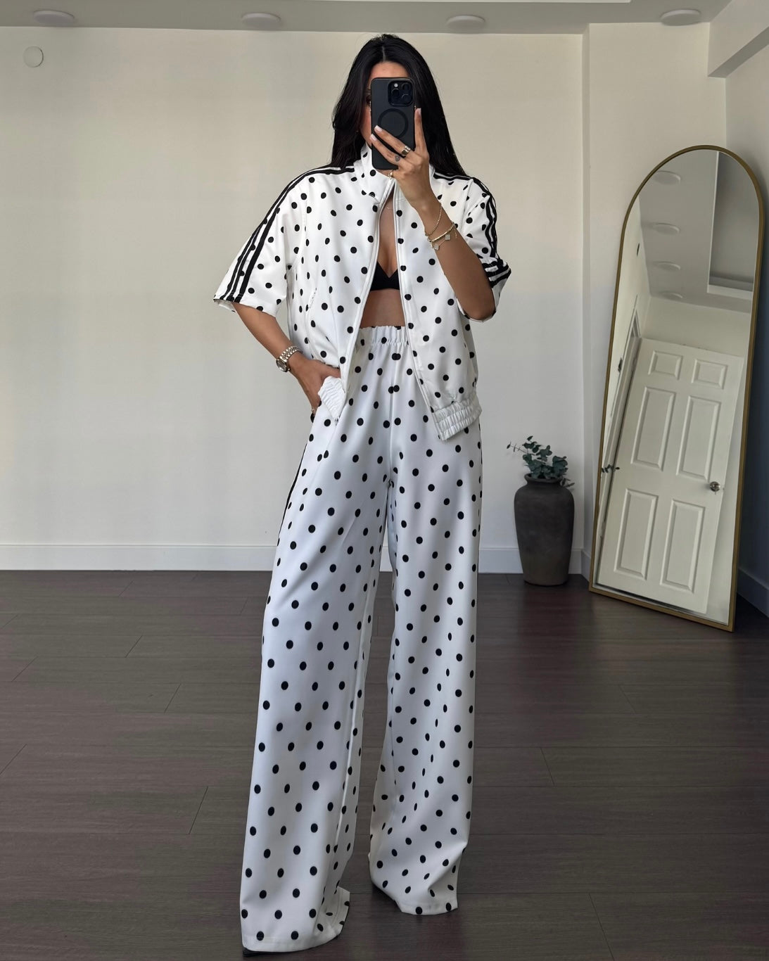 Blue Polka Dot Two-Piece Set with Wide-Leg Pants | طقم بولكا دوت مع بنطلون واسع