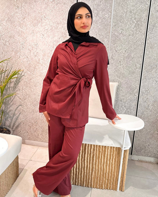 Burgundy Wrap Blouse and Wide-Leg Pants Set | طقم بلوزة لفّ باللون الخمري مع بنطال واسع