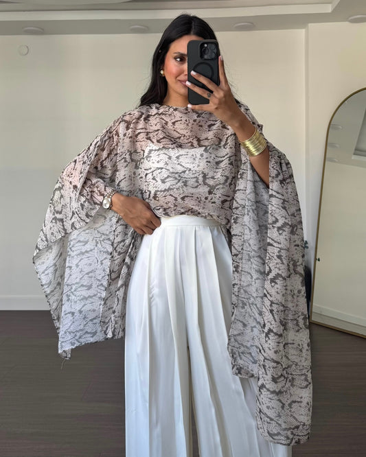 Snake Print Chiffon Flowing Top | بلوزة شيفون بنقشة جلد الثعبان بأكمام واسعة
