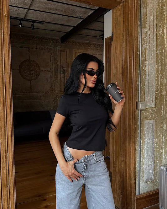 Basic Black T-Shirt | تيشيرت اسود كلاسيك