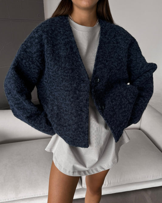 جاكيت بلون كحلي داكن