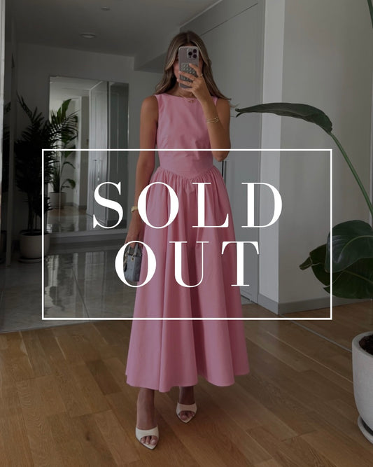 Bubblegum Pink Form-fitting Maxi Dress | فستان وردي ماكسي بقَصّة أنثوية تُبرز القوام
