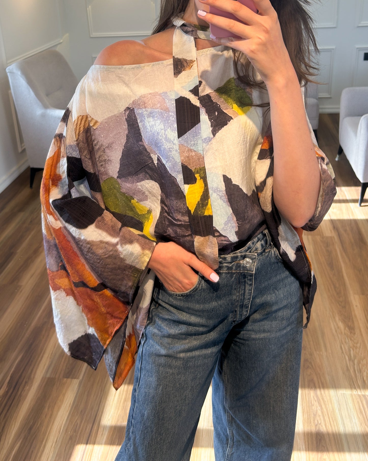 Abstract Print One-Shoulder Blouse with Neck Scarf | بلوزة بنقشة فنية بقصة كتف مكشوف مع شال