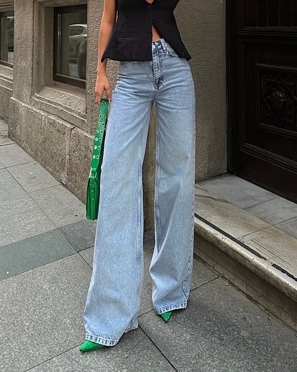 High-Waist Wide Leg Jeans | جينز واسع الأرجل عالي الخصر