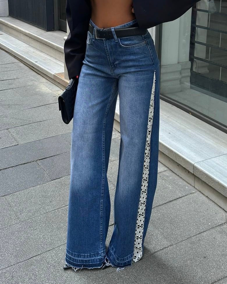 Lace Trim High Rise Wide Leg Jeans | جينز خصر عالي واسع الأرجل مع حواف دانتيل