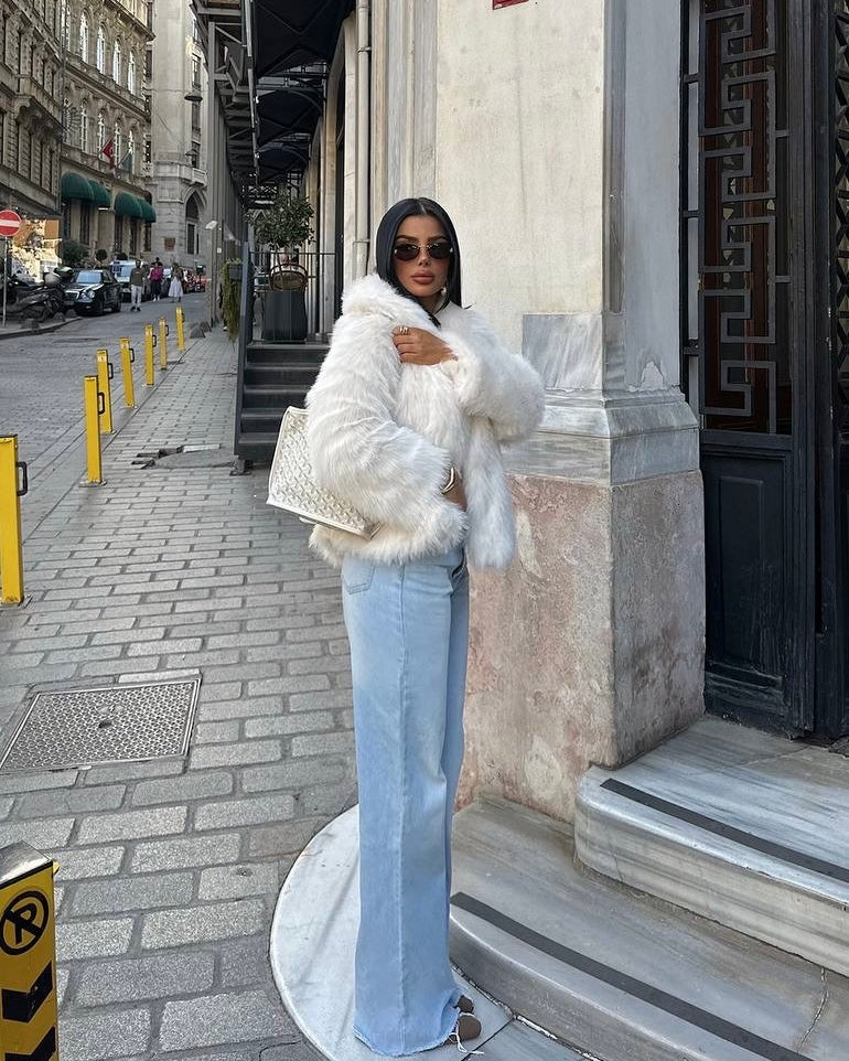 White Faux Fur Oversized Jacket | جاكيت فرو واسع باللون الابيض