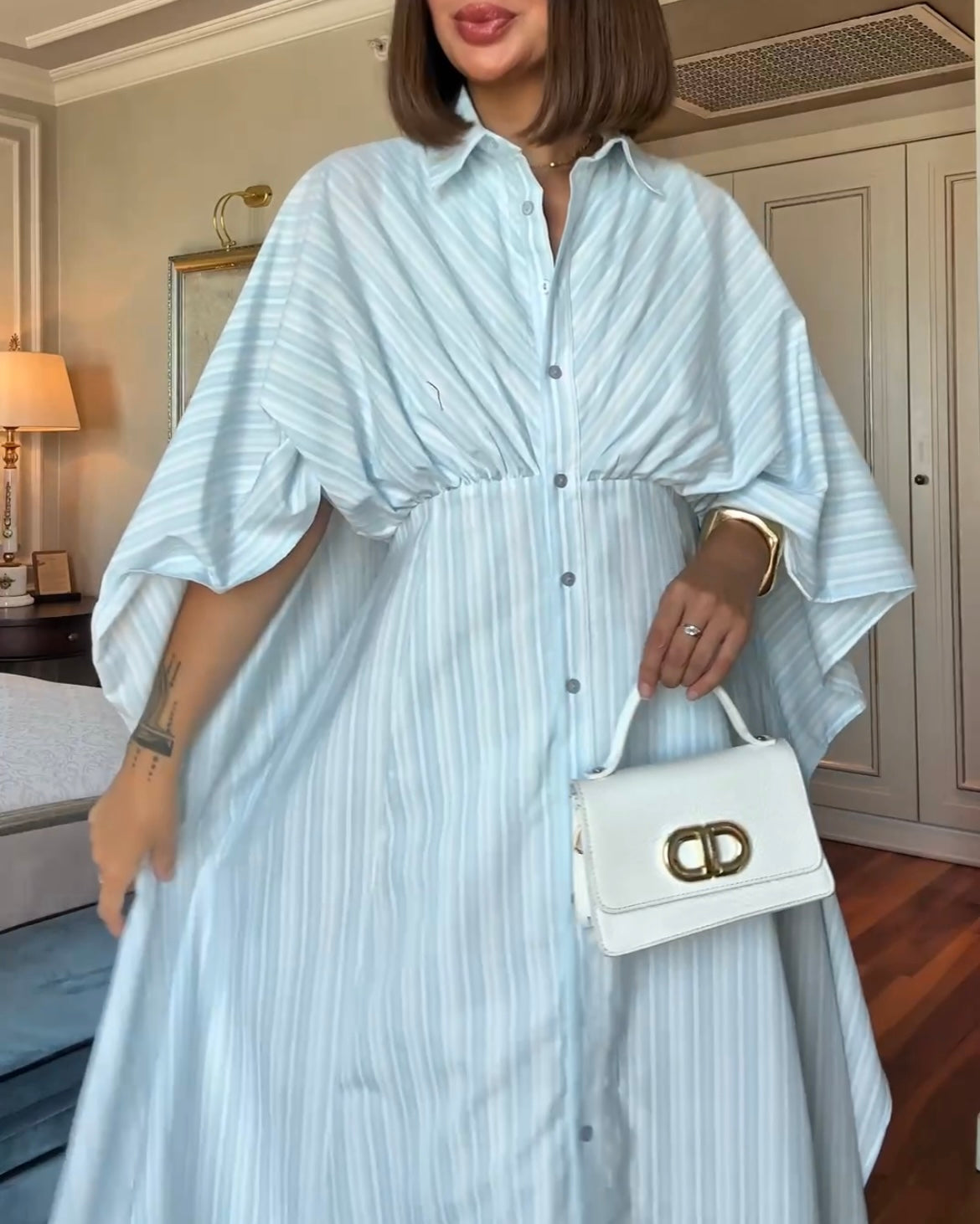 Elegant Pleated Button-Front Maxi Dress with Batwing Sleeves in Blue | فستان ماكسي أنيق بكسرات وأزرار أمامية وأكمام واسعة باللون الازرق