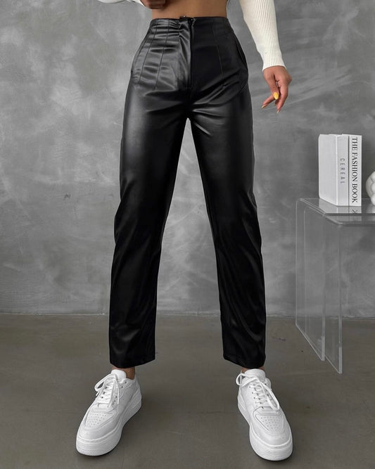 מכנסיים בגזרת עור זארה