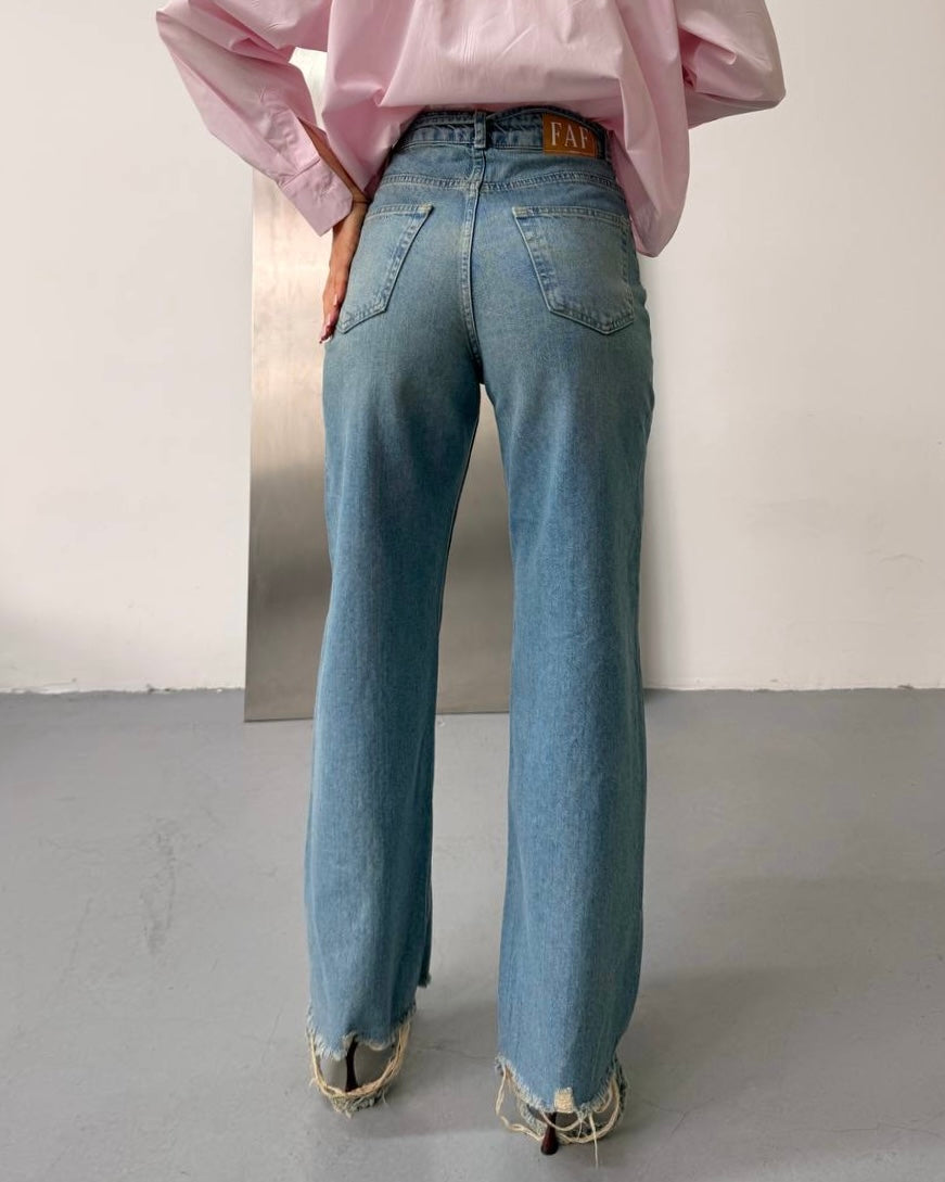 Denim Jeans with Drawstring & Raw Frayed Hem | جينز بحواف مهترئة وربطة خصر