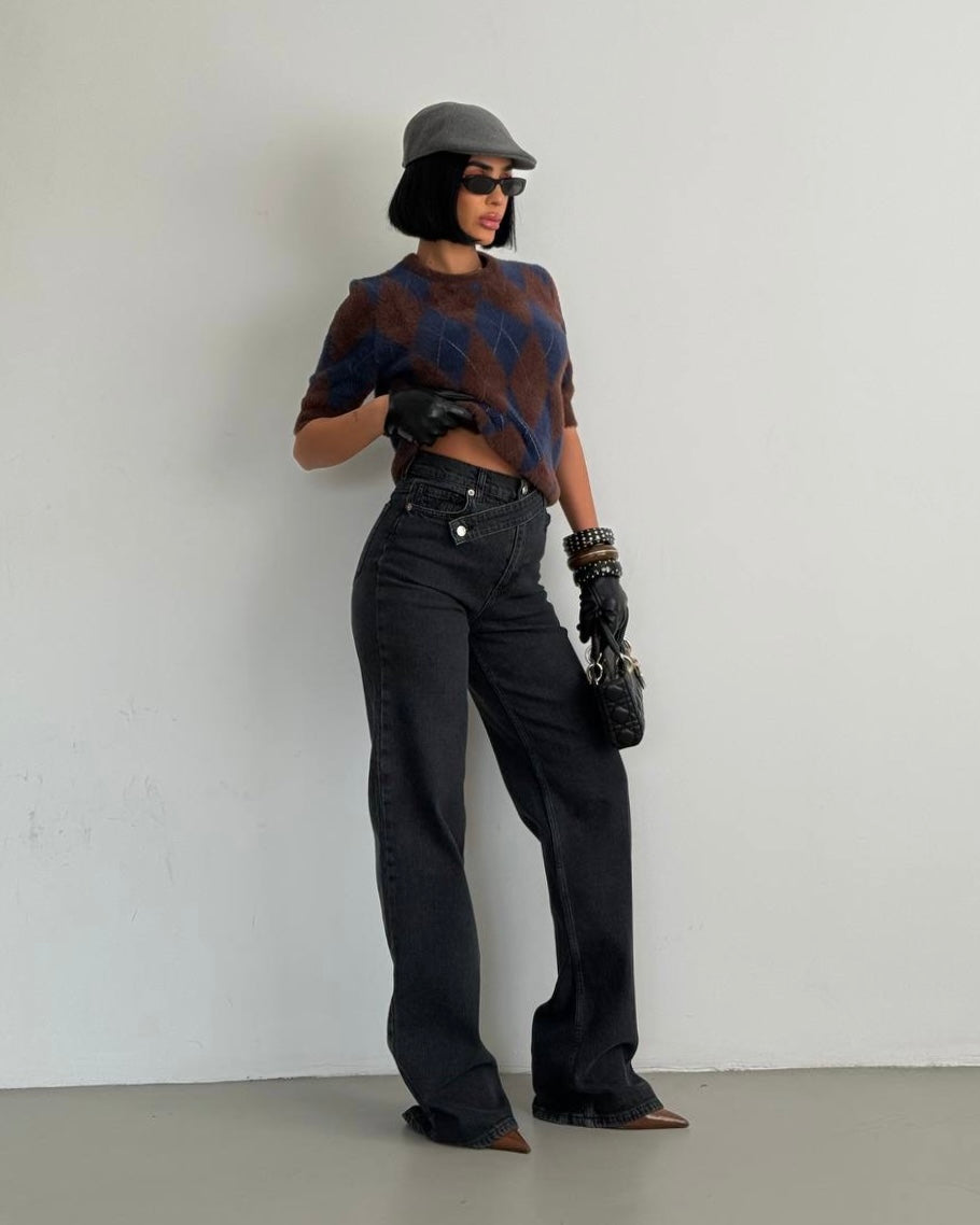 Black Asymmetric Waist High Rise Denim Jeans | جينز اسود بخصر عالي وتصميم خصر غير متماثل