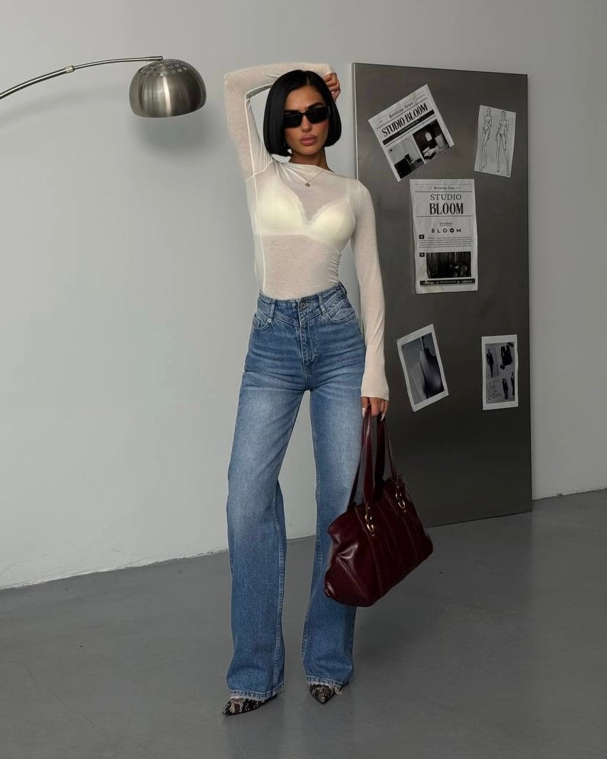 ‏High-Rise Blue Tint Denim Jeans | جينز بخصر عالٍ