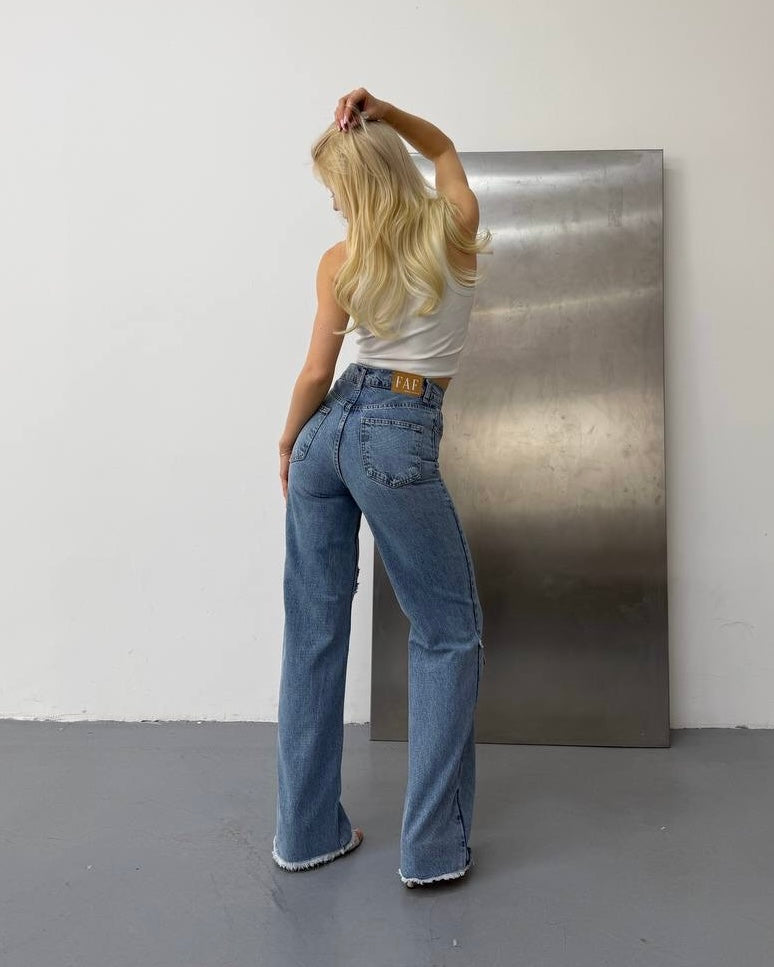Light Wash Distressed Wide-Leg Lined Jeans | جينز واسع ممزق مبطن