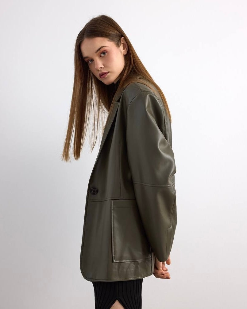 Relaxed Fit Olive Faux Leather Blazer | بليزر جلد بلون الزيتوني بقصّة مريحة