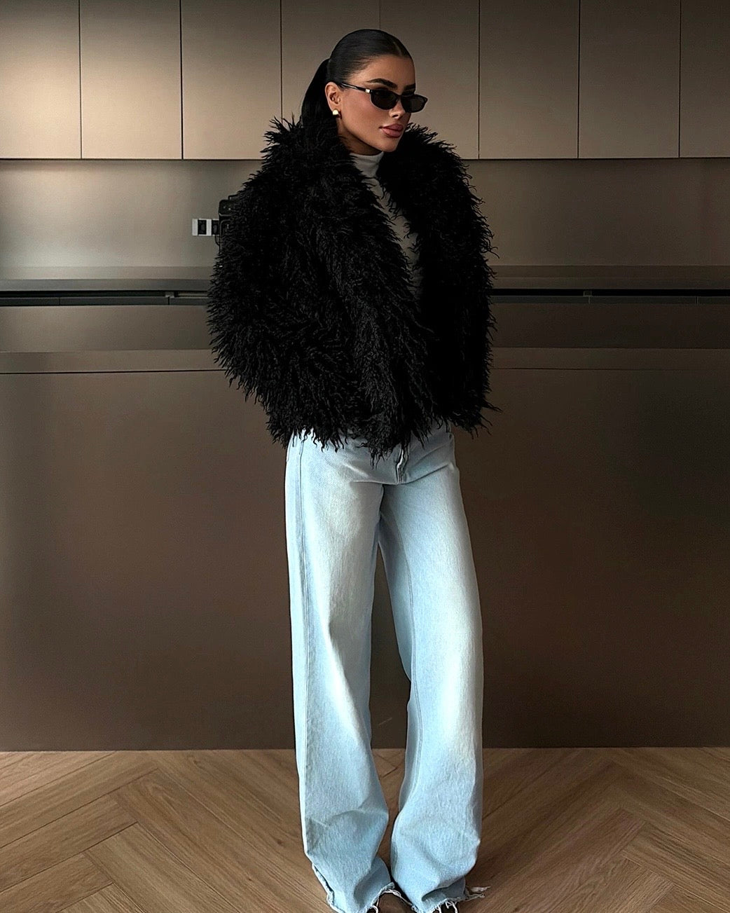 Black Shaggy Faux Fur Jacket with Oversized Fit | جاكيت فرو أسود بقصة أوفر سايز وفرو كثيف