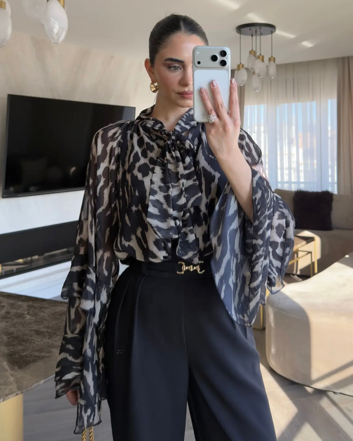 Flowy Sheer Tie-Neck Abstract Print Chiffon Blouse | بلوزة شيفون بنقشة فخمة