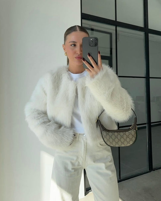 White Faux Fur Cropped Jacket | جاكيت فرو قصير باللون الابيض