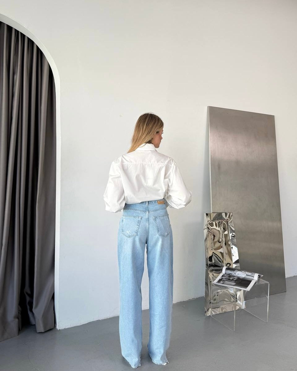 Women’s Light Wash High-Waist Drawstring Distressed Wide-Leg Denim Jeans | بنطلون جينز نسائي واسع بخصر عالي وربطة خصر مع تمزيق عند الركبة - أزرق فاتح