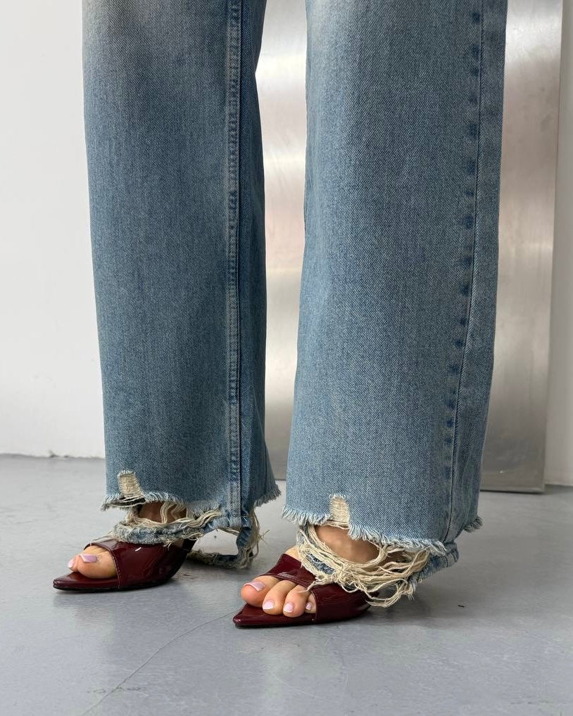 Denim Jeans with Drawstring & Raw Frayed Hem | جينز بحواف مهترئة وربطة خصر