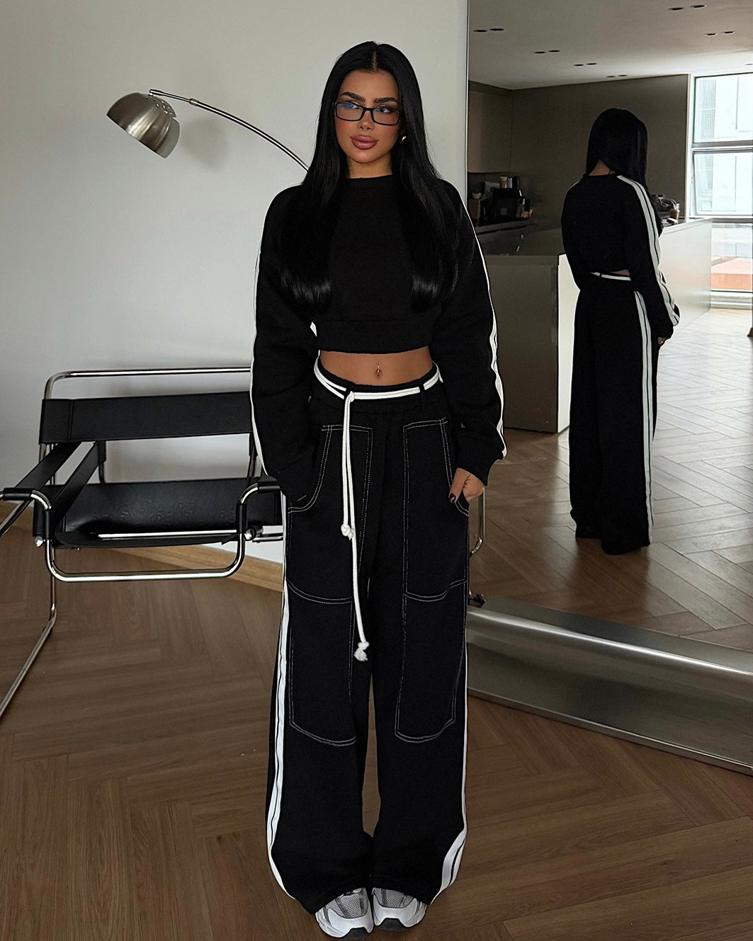 Black Two-Piece Tracksuit Set with Wide-Leg Joggers | طقم اسود ببنطلون واسع ورباط خصر وجيوب أمامية