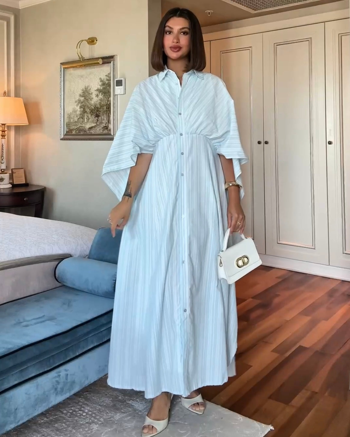 Elegant Pleated Button-Front Maxi Dress with Batwing Sleeves in Blue | فستان ماكسي أنيق بكسرات وأزرار أمامية وأكمام واسعة باللون الازرق
