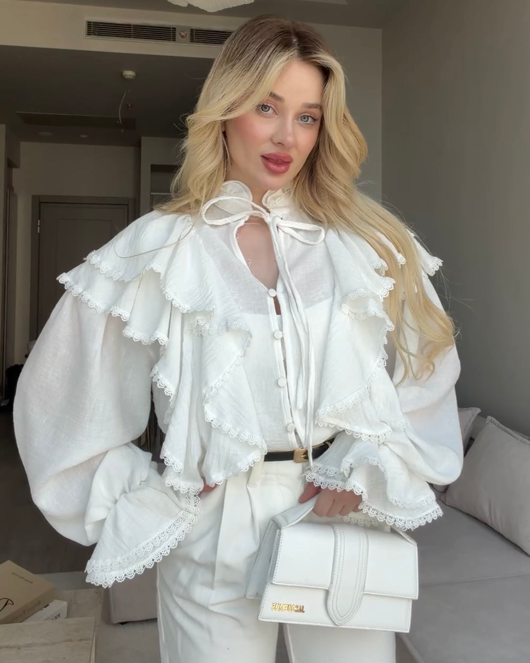 White Romantic Ruffle Blouse | بلوزة ناعمة بستايل بوهيمي باللون الابيض