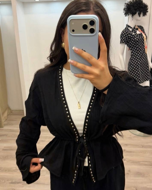 Black Studded Trim Tie-Front Top | بلوزة سودة بحلقات معدنية