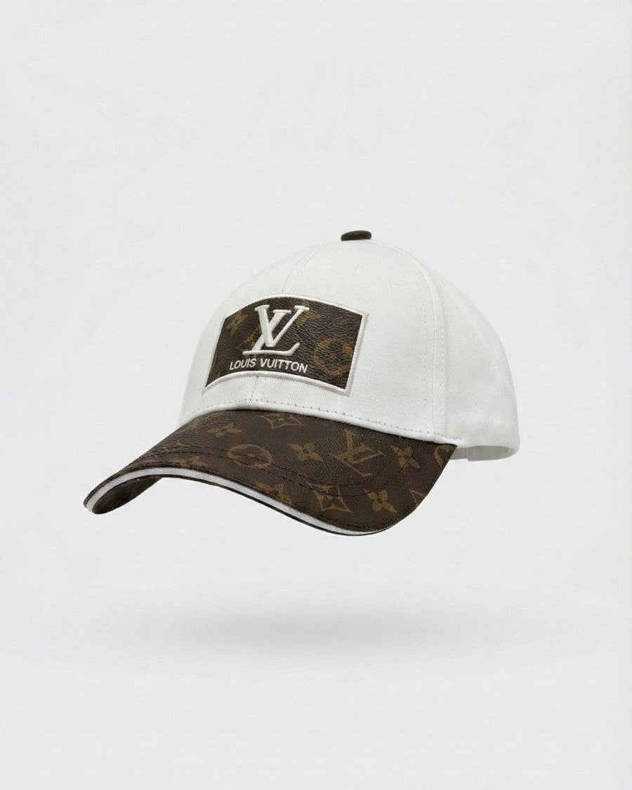 طاقية ماركة Louis Vuitton ابيض