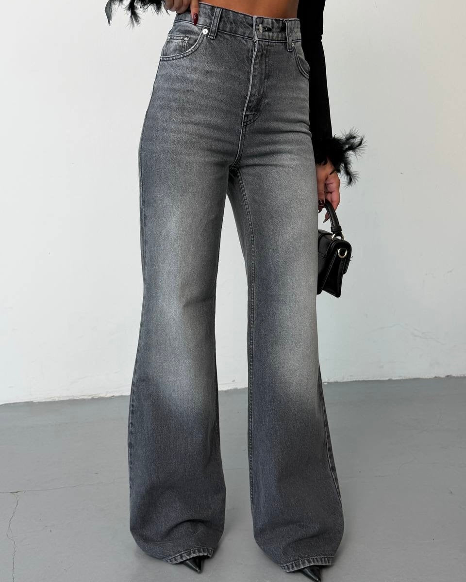 Grey Washed High-Waisted Wide-Leg Jeans | جينز رمادي بقصة واسعة وخصر عالي